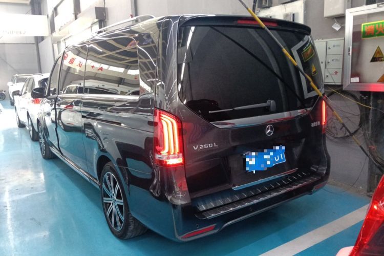 Used Mercedes-Benz V-Class 2021 V 260 L Long-wheelbase Luxury Edition Rear Left 45 Deg