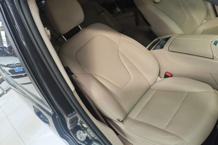 Used Mercedes-Benz V-Class 2021 V 260 Prestige Edition Right Front Seat