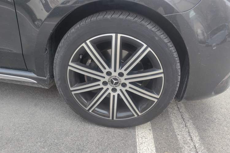Used Mercedes-Benz V-Class 2021 V 260 L Long-wheelbase Luxury Edition Right Front Wheel Hub