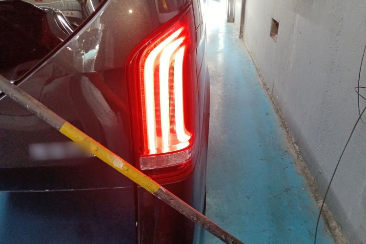 Used Mercedes-Benz V-Class 2021 V 260 L Long-wheelbase Luxury Edition Right Rear Taillight
