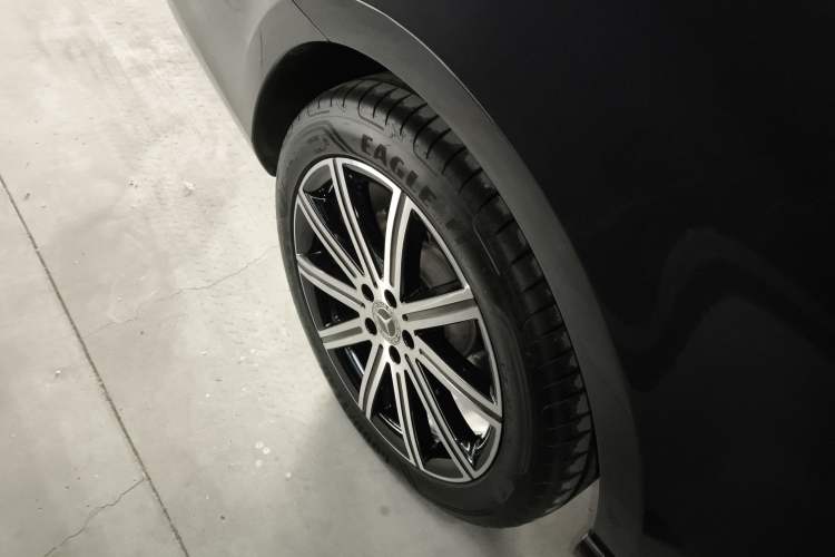 Used Mercedes-Benz V-Class 2021 V 260 L Long-wheelbase Luxury Edition Right Rear Wheel Hub