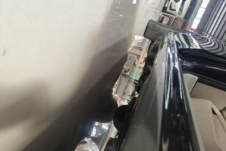 Used Mercedes-Benz V-Class 2021 V 260 Prestige Edition Right Side Sill