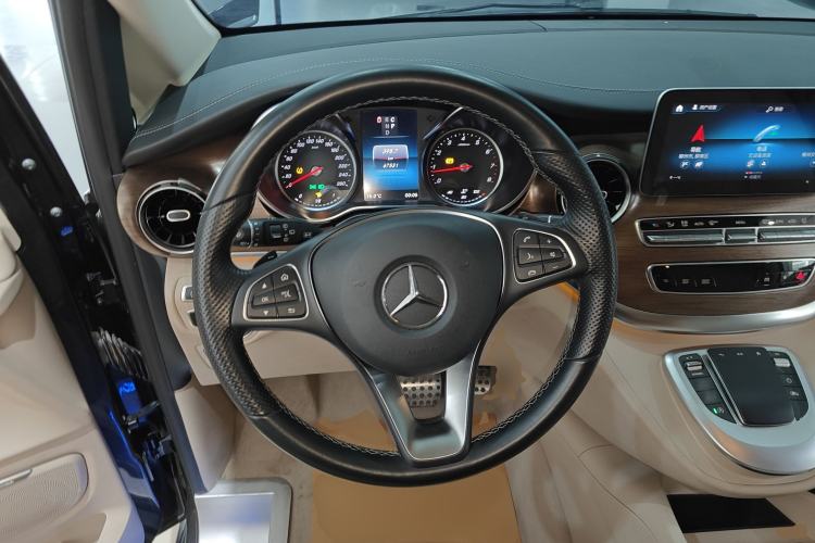 Used Mercedes-Benz V-Class 2021 V 260 Prestige Edition Steering Wheel