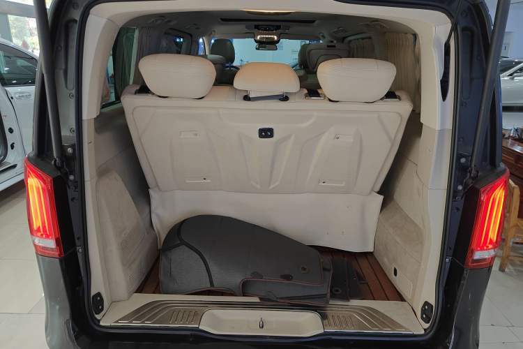 Used Mercedes-Benz V-Class 2021 V 260 Prestige Edition Trunk
