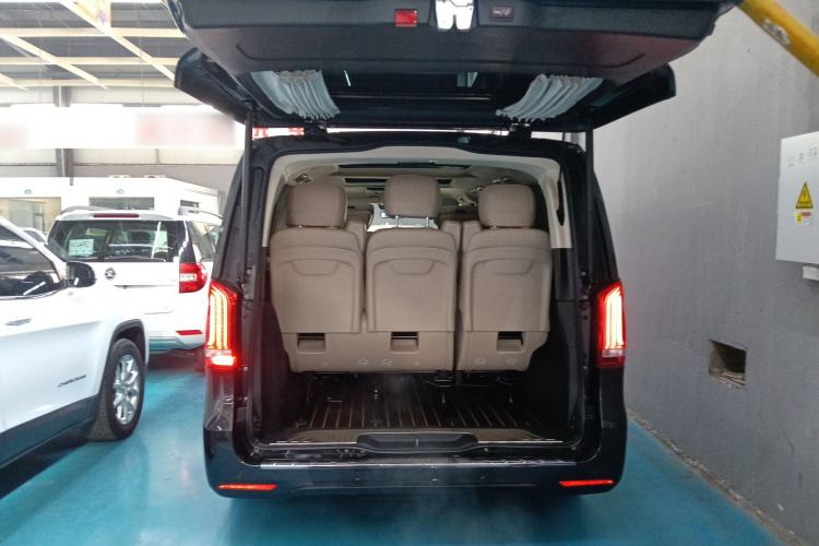 Used Mercedes-Benz V-Class 2021 V 260 L Long-wheelbase Luxury Edition Trunk
