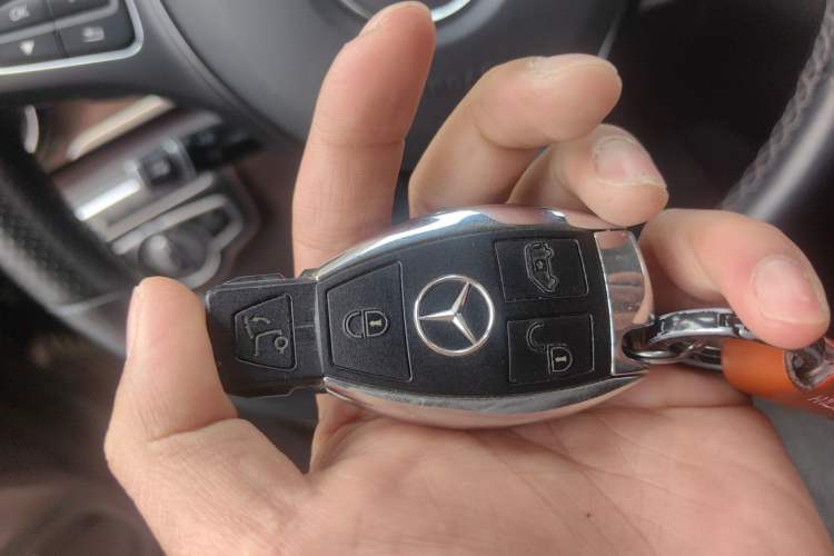 Used Mercedes-Benz V-Class 2021 V 260 L Long-wheelbase Luxury Edition Vehicle Key