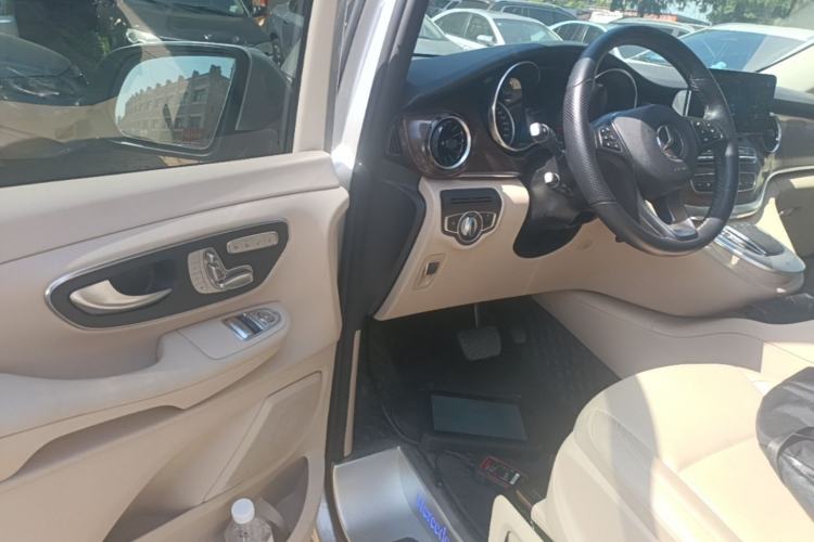 Used Mercedes-Benz V-Class 2021 V 260 Avantgarde Edition Driver Seat