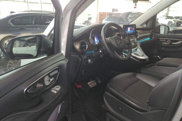 Used Mercedes-Benz V-Class 2021 V 260 Prestige Edition Driver Seat