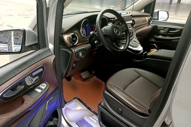 Used Mercedes-Benz V-Class 2021 V 260 L Long-wheelbase Luxury Edition Driver Seat