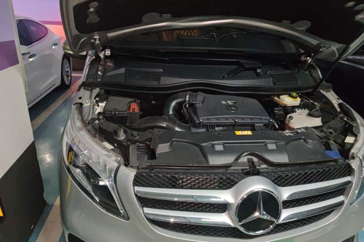 Used Mercedes-Benz V-Class 2021 V 260 Avantgarde Edition Engine Bay Right