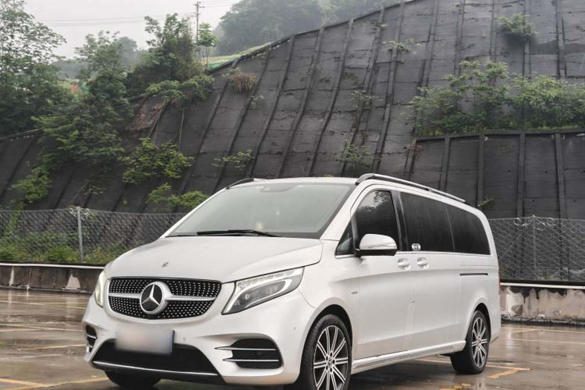 Used Mercedes-Benz V-Class 2021 V 260 L Long-wheelbase Luxury Edition Front Left 45 Deg