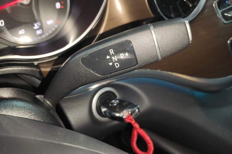 Used Mercedes-Benz V-Class 2021 V 260 Prestige Edition Gear Lever