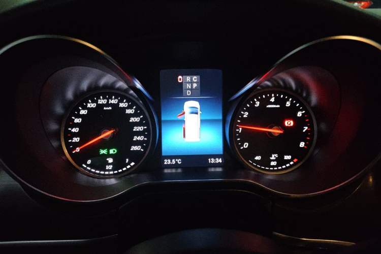 Used Mercedes-Benz V-Class 2021 V 260 Avantgarde Edition Instrument Cluster