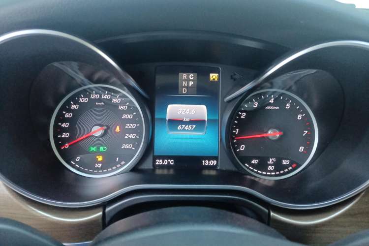 Used Mercedes-Benz V-Class 2021 V 260 Prestige Edition Instrument Cluster