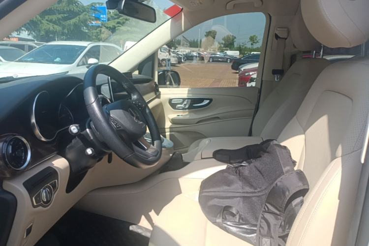 Used Mercedes-Benz V-Class 2021 V 260 Avantgarde Edition Left Front Seat