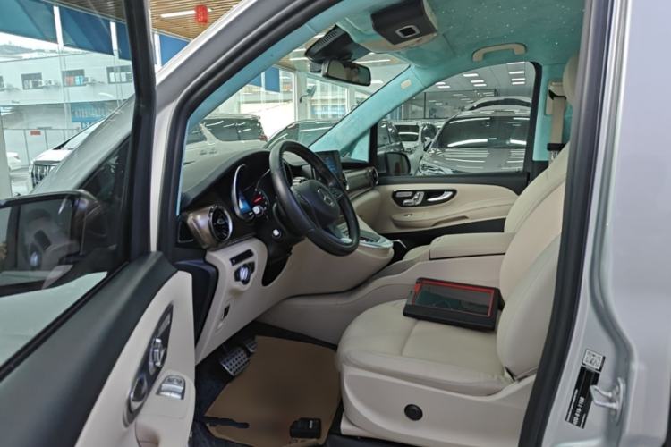 Used Mercedes-Benz V-Class 2021 V 260 Prestige Edition Left Front Seat
