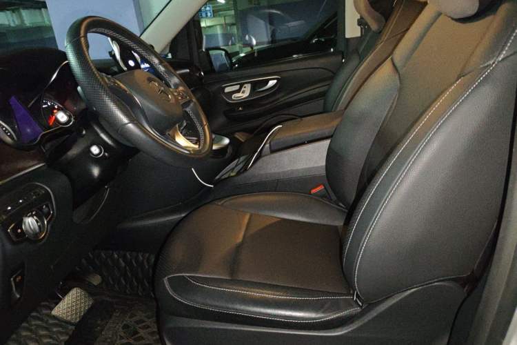 Used Mercedes-Benz V-Class 2021 V 260 Avantgarde Edition Left Front Seat