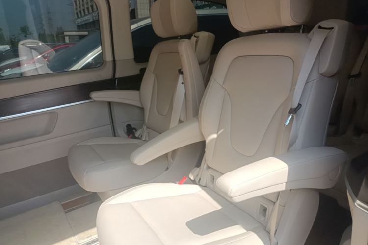 Used Mercedes-Benz V-Class 2021 V 260 Avantgarde Edition Left Rear Seat
