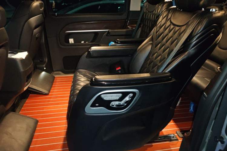 Used Mercedes-Benz V-Class 2021 V 260 Avantgarde Edition Left Rear Seat