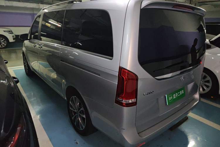 Used Mercedes-Benz V-Class 2021 V 260 Avantgarde Edition Rear Left 45 Deg