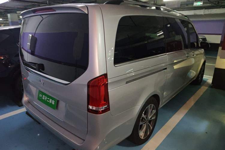 Used Mercedes-Benz V-Class 2021 V 260 Avantgarde Edition Rear Right 45 Deg