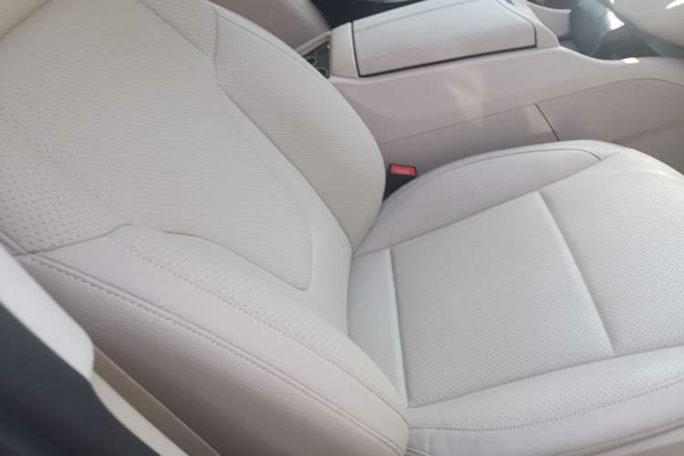 Used Mercedes-Benz V-Class 2021 V 260 Avantgarde Edition Right Front Seat
