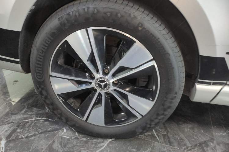 Used Mercedes-Benz V-Class 2021 V 260 Prestige Edition Right Rear Wheel Hub