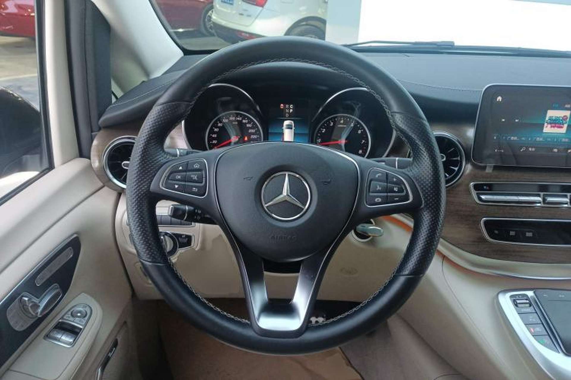 Used Mercedes-Benz V-Class 2021 V 260 Prestige Edition Steering Wheel