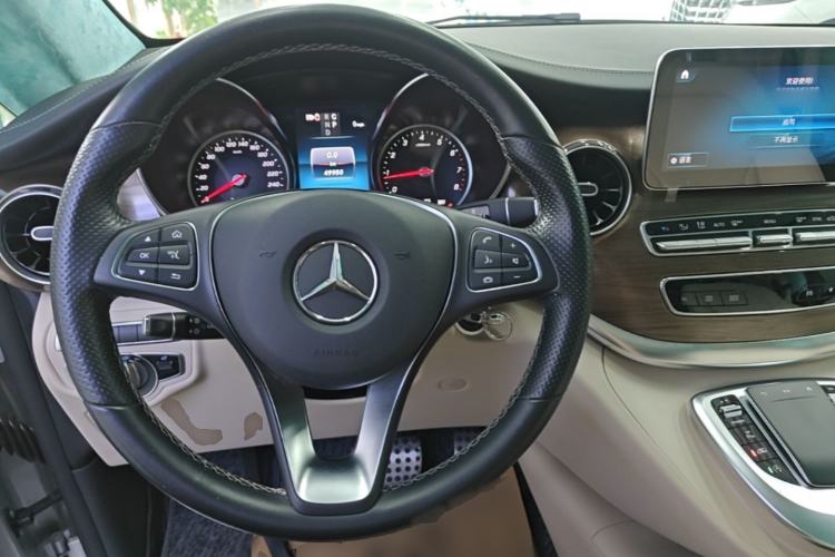 Used Mercedes-Benz V-Class 2021 V 260 Prestige Edition Steering Wheel