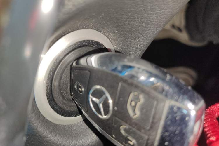Used Mercedes-Benz V-Class 2021 V 260 Prestige Edition Vehicle Key