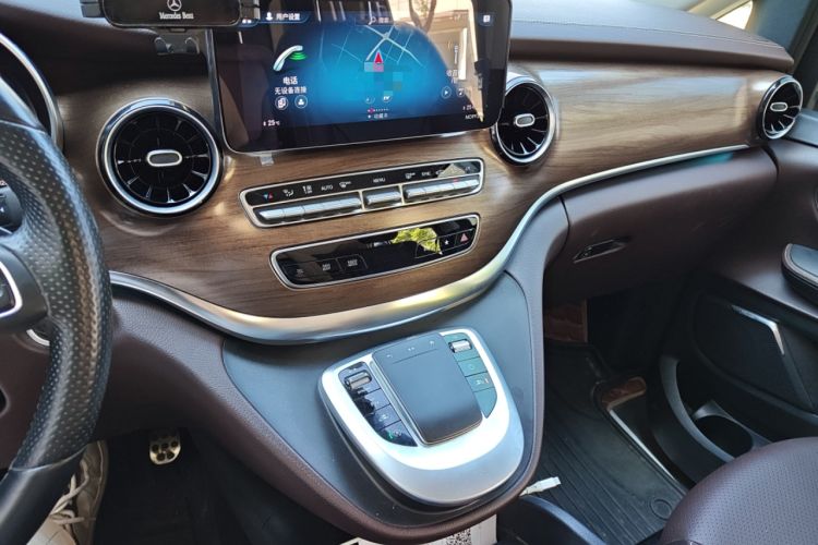 Used Mercedes-Benz V-Class 2021 V 260 L Long-wheelbase Luxury Edition Audio And AC Panel