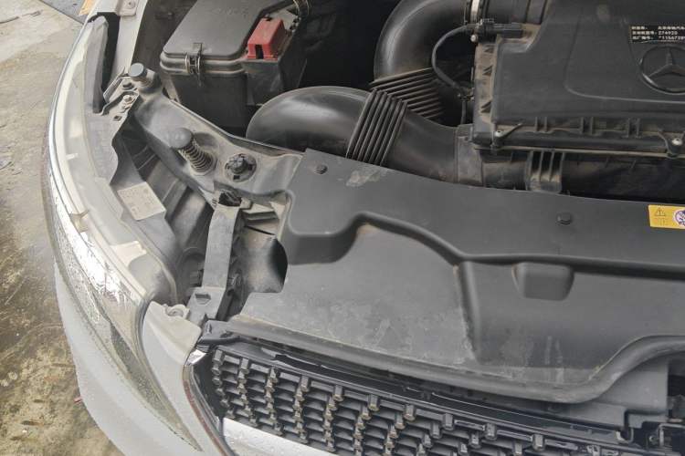 Used Mercedes-Benz V-Class 2021 V 260 L Long-wheelbase Luxury Edition Engine Bay Right