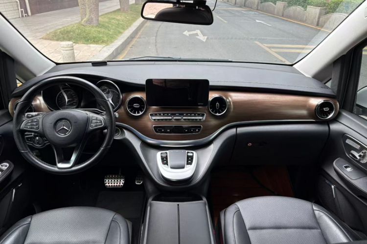 Used Mercedes-Benz V-Class 2021 V 260 Prestige Edition Interior 1