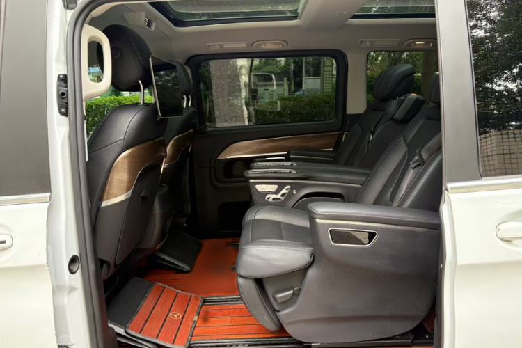 Used Mercedes-Benz V-Class 2021 V 260 Prestige Edition Interior 2