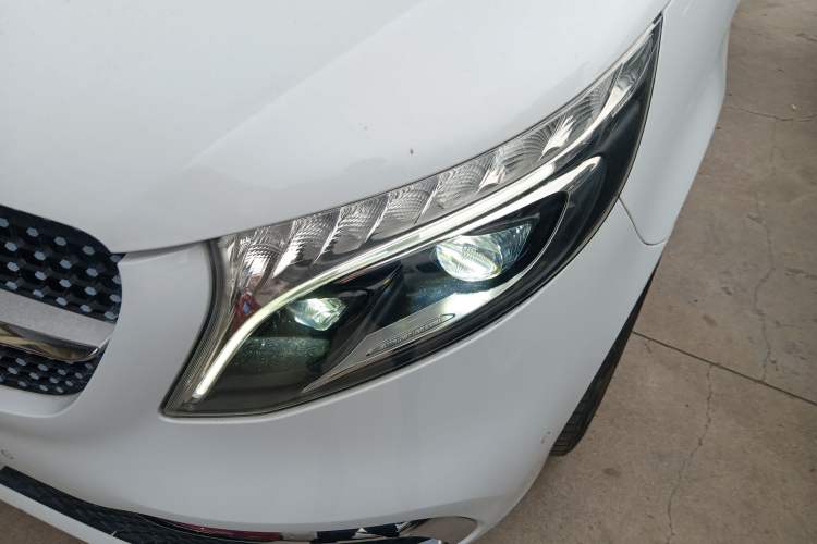 Used Mercedes-Benz V-Class 2021 V 260 Prestige Edition Left Front Headlight