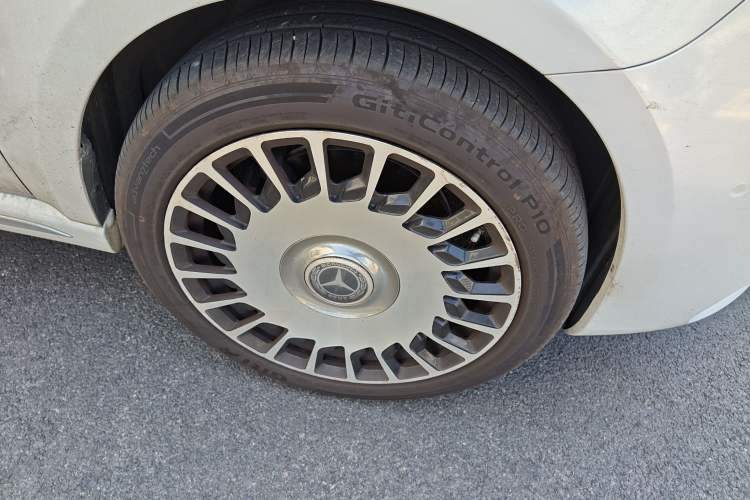 Used Mercedes-Benz V-Class 2021 V 260 L Long-wheelbase Luxury Edition Right Front Wheel Hub