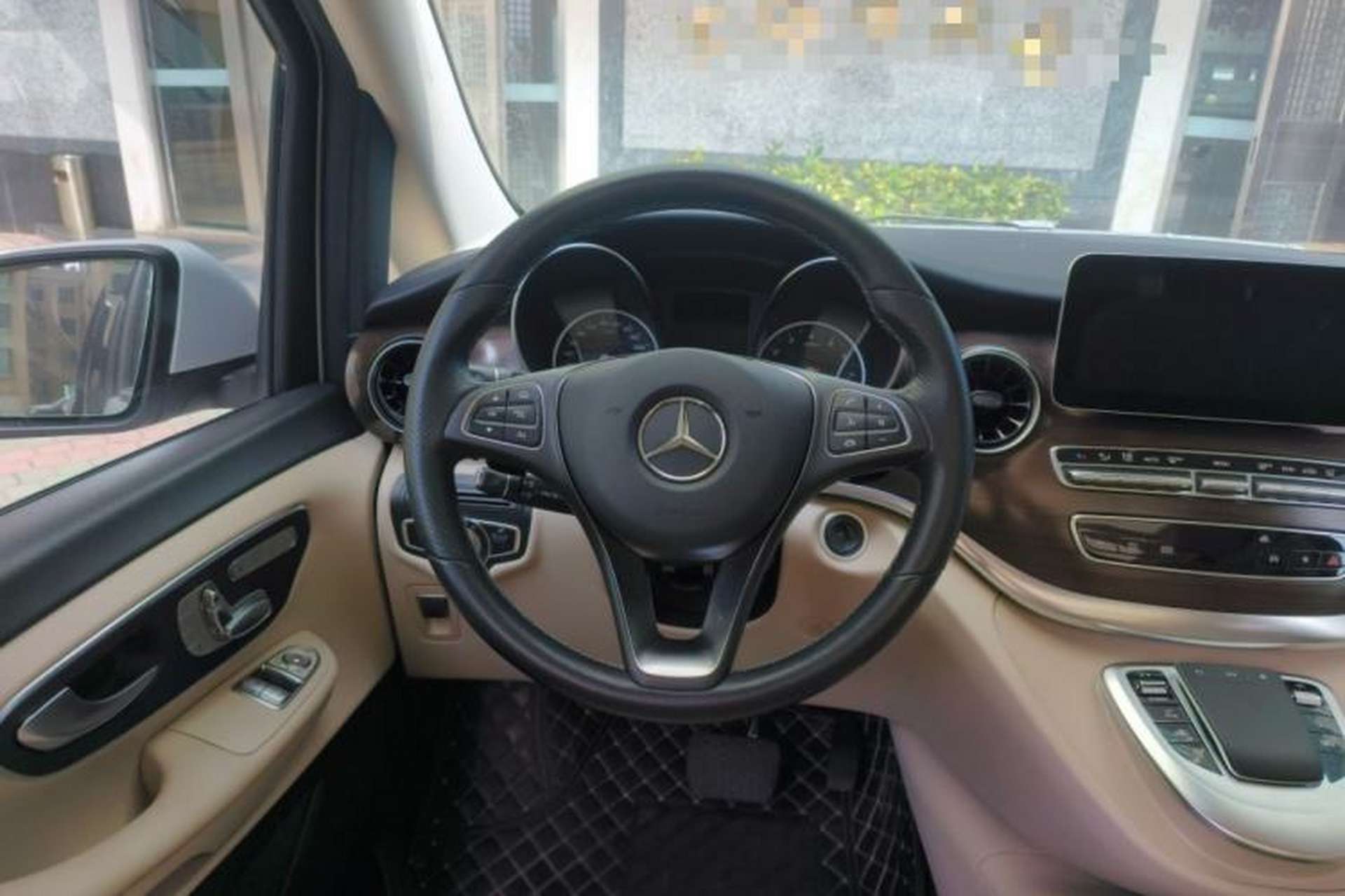 Used Mercedes-Benz V-Class 2021 V 260 Avantgarde Edition Steering Wheel
