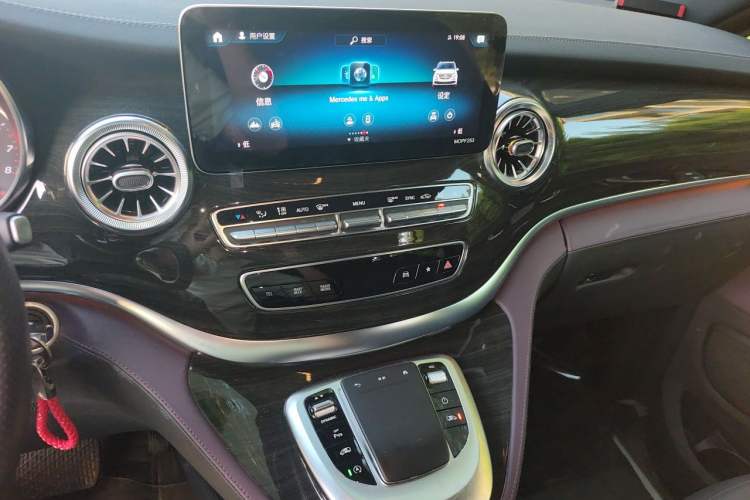 Used Mercedes-Benz V-Class  Audio And AC Panel