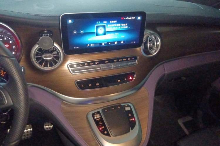 Used Mercedes-Benz V-Class 2022 V 260 L Long Wheelbase Prestige Edition Audio And AC Panel