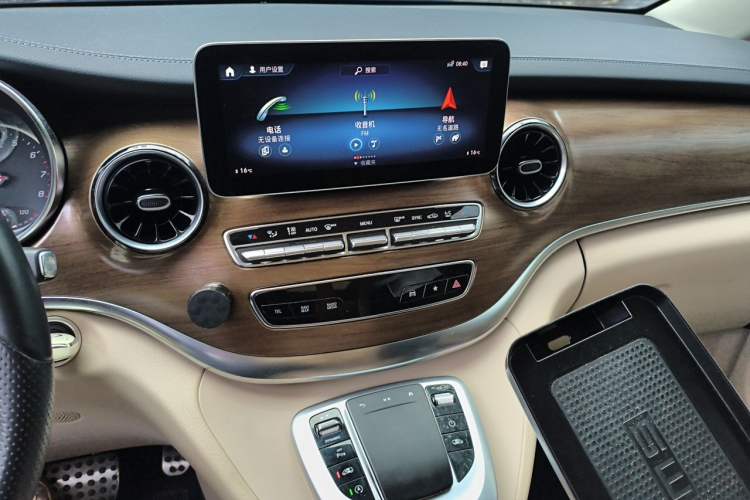 Used Mercedes-Benz V-Class 2022 V 260 L Long Wheelbase Prestige Edition Audio And AC Panel