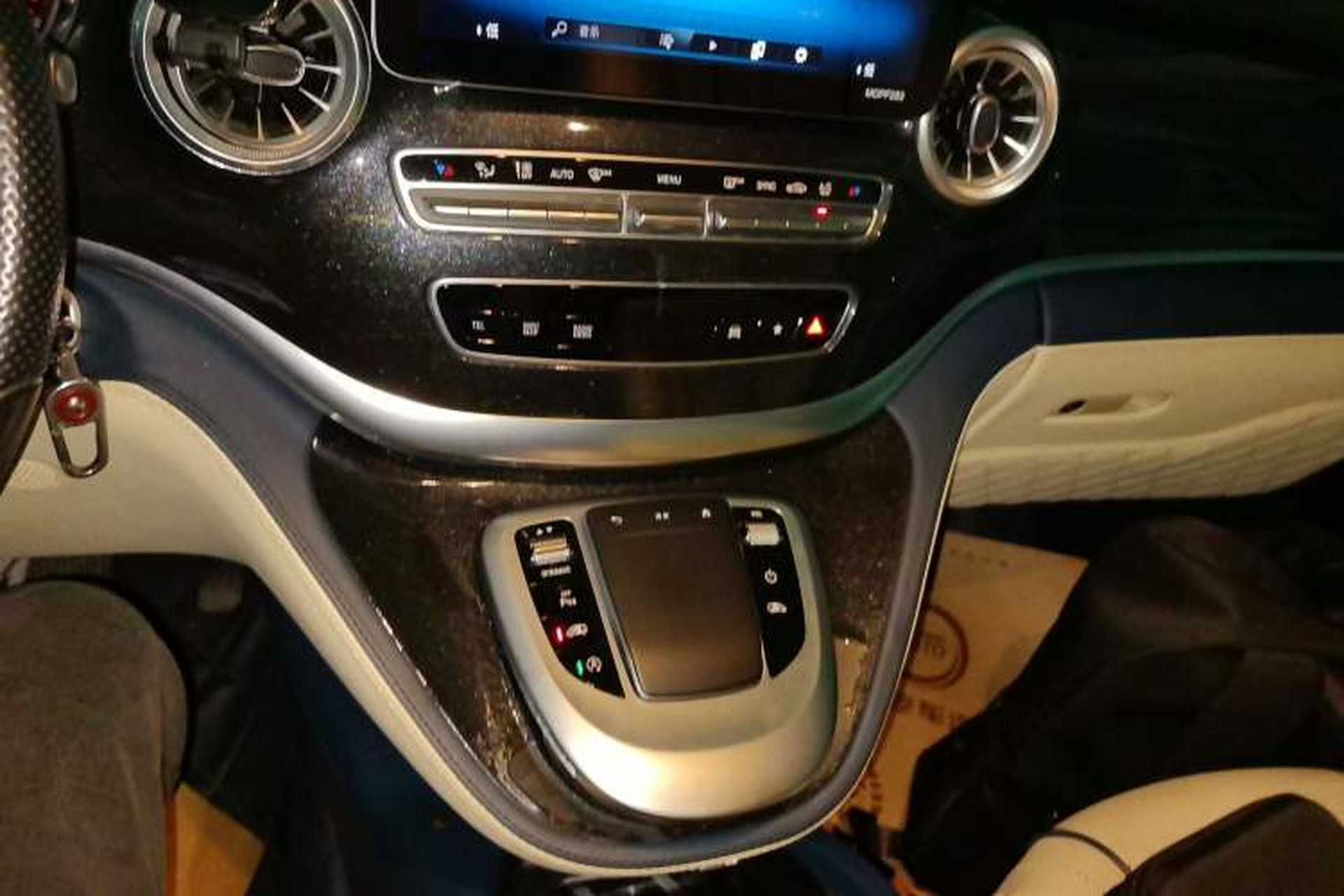 Used Mercedes-Benz V-Class  Audio And AC Panel
