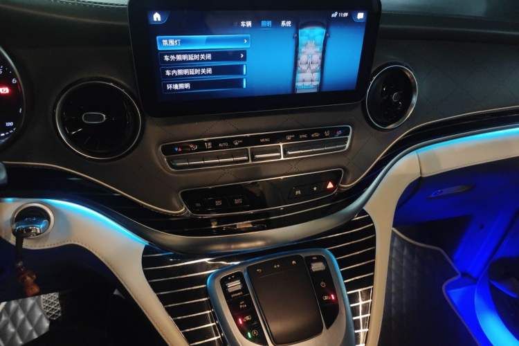 Used Mercedes-Benz V-Class  Audio And AC Panel