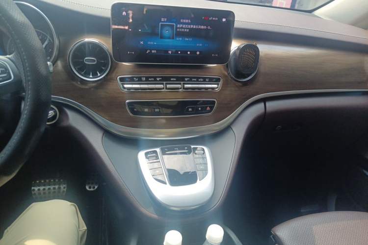 Used Mercedes-Benz V-Class 2022 V 260 L Long Wheelbase Prestige Edition Audio And AC Panel