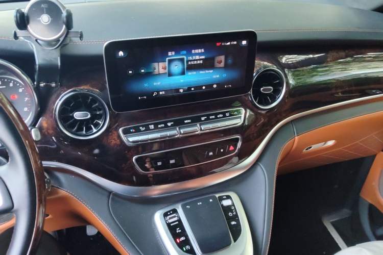Used Mercedes-Benz V-Class  Audio And AC Panel