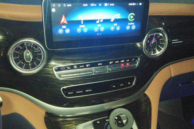 Used Mercedes-Benz V-Class  Audio And AC Panel
