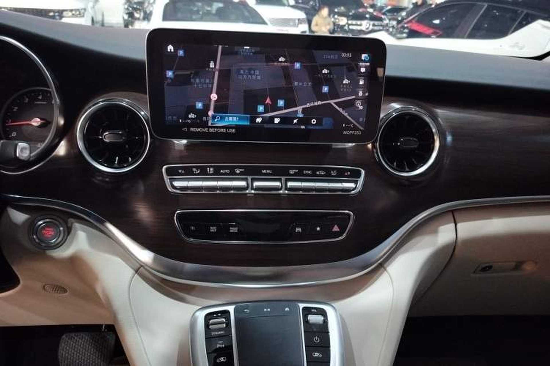 Used Mercedes-Benz V-Class 2022 V 260 Avantgarde Edition Audio And AC Panel