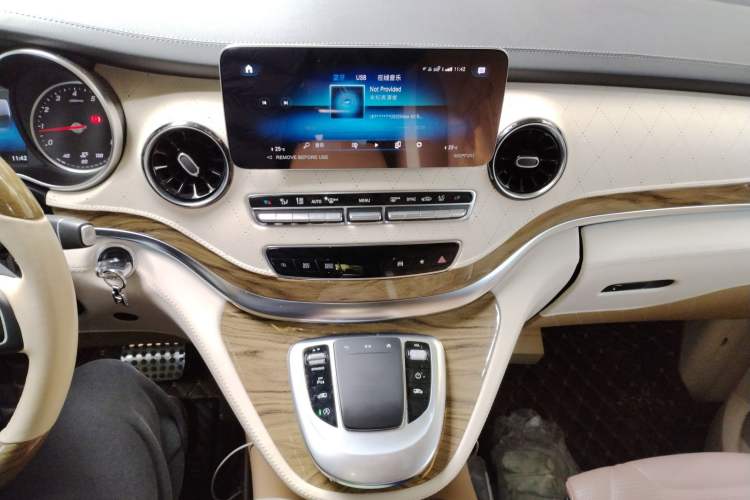 Used Mercedes-Benz V-Class 2022 V 260 L Long Wheelbase Prestige Edition Audio And AC Panel