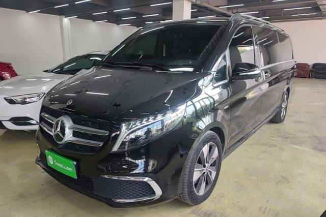 Ojetý Mercedes-Benz V-Class 2022 V 260 L Long Wheelbase Prestige Edition