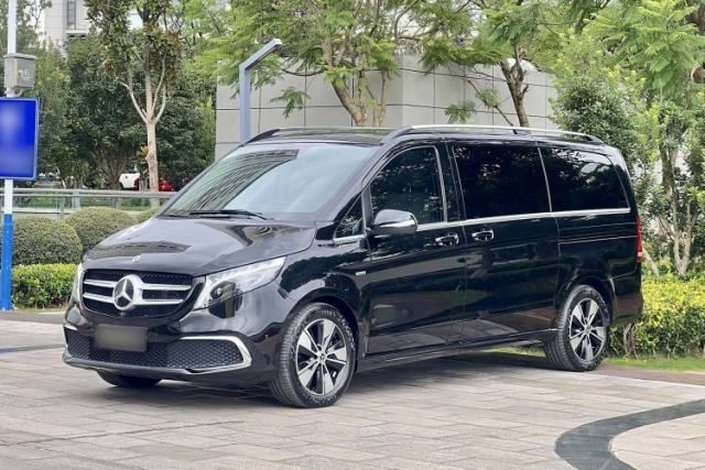 Ojetý Mercedes-Benz V-Class 2022 V 260 Prestige Edition