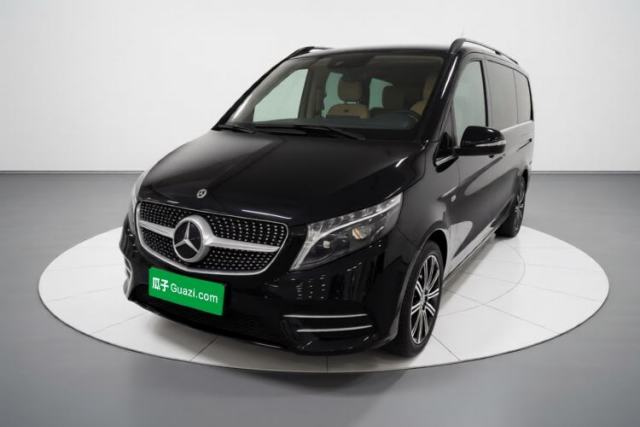 Ojetý Mercedes-Benz V-Class 2022 V 260 L Long-wheelbase Luxury Edition